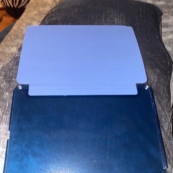 Pro Navy ultra slim  iPad case - Picture 6 of 9